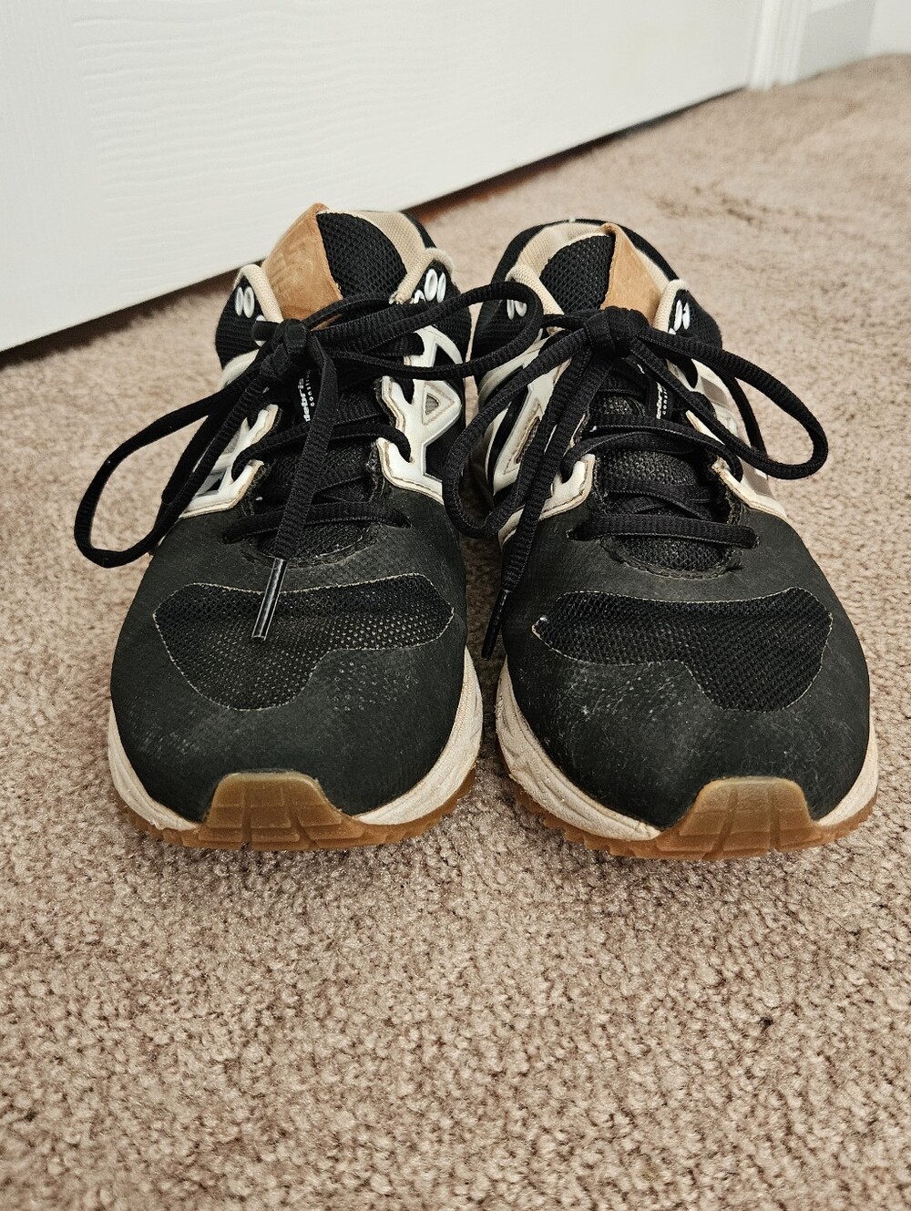 Sneakers - Picture 5 of 8
